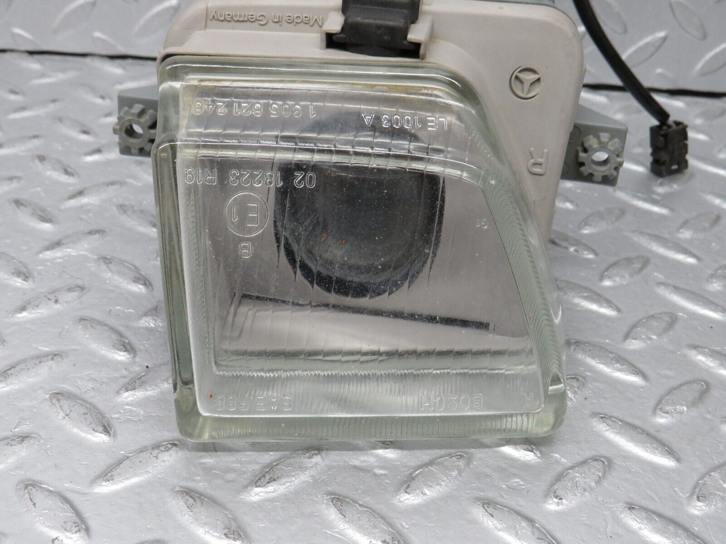 38464 Mercedes-Benz R129 280SL Coupe Front Right Fog Light Bosch 0305120002 1298200256 1305621246