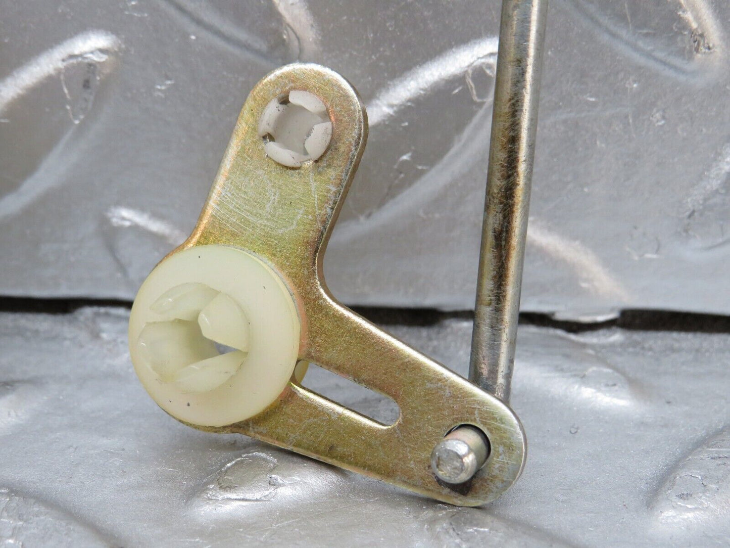 32489 Mercedes-Benz S124 300TE Wagon Rear Door Lock Knob Pair