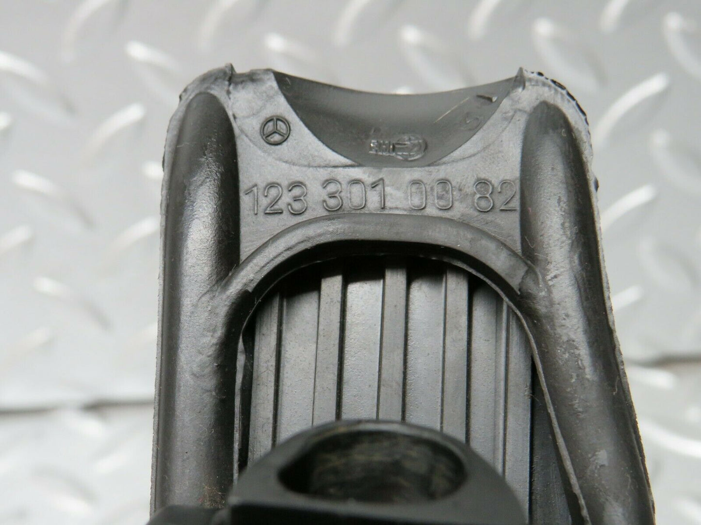 24280 Mercedes-Benz S124 220TE Wagon Accelerator Pedal With Rubber 1233010082