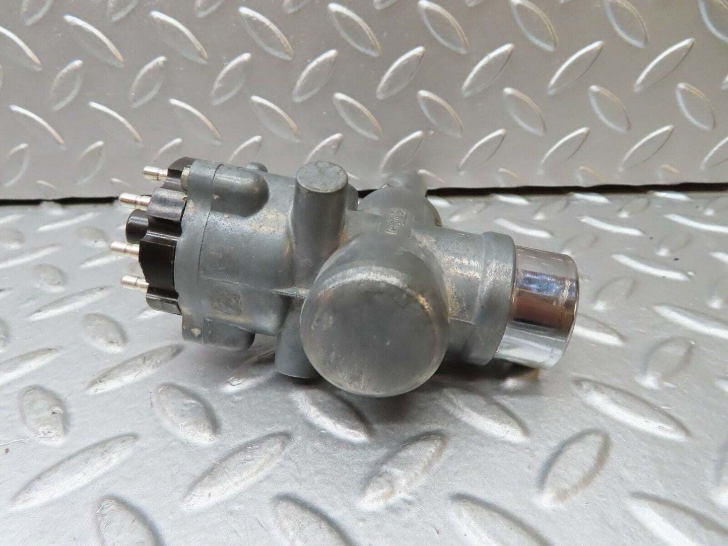 20574 Mercedes-Benz R107 450SL Coupe Ignition Switch With Key