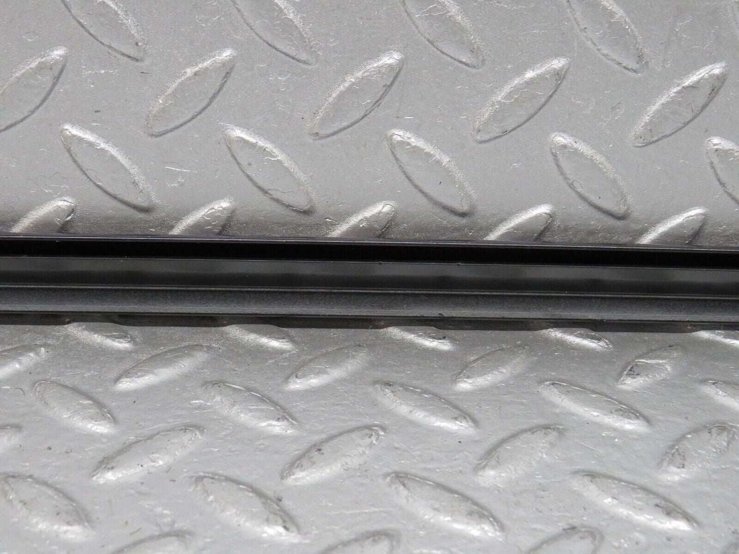 39654 Mercedes-Benz R129 320SL Coupe Left Door Window Moulding Trim