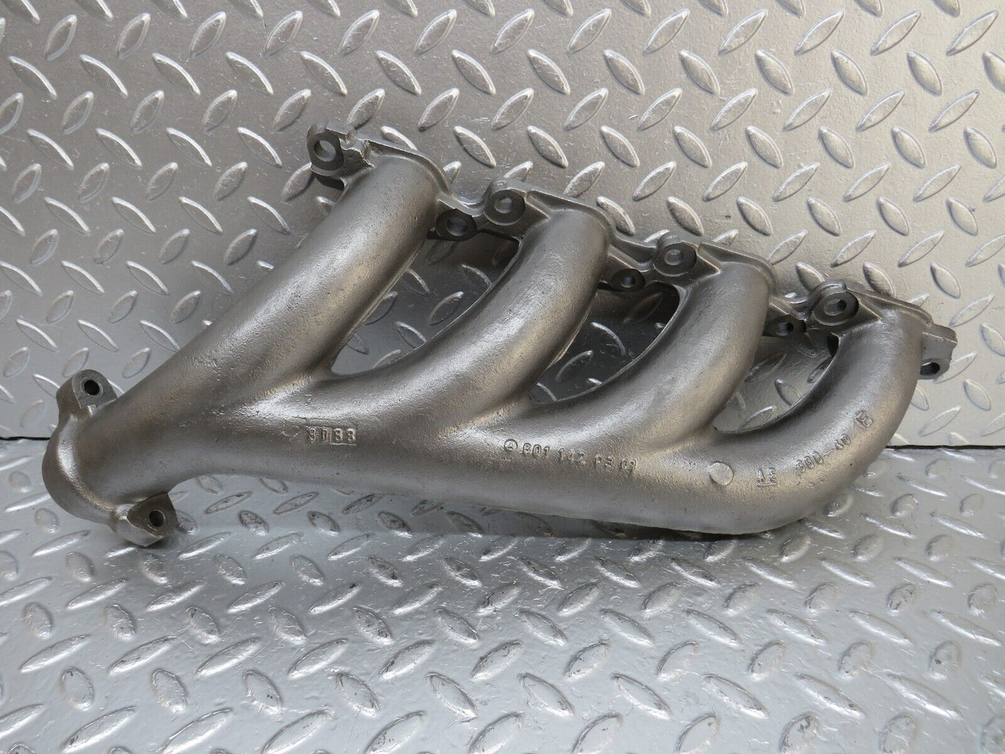 33052 Mercedes-Benz W124 200D OM601 Exhaust Manifold 6011420301