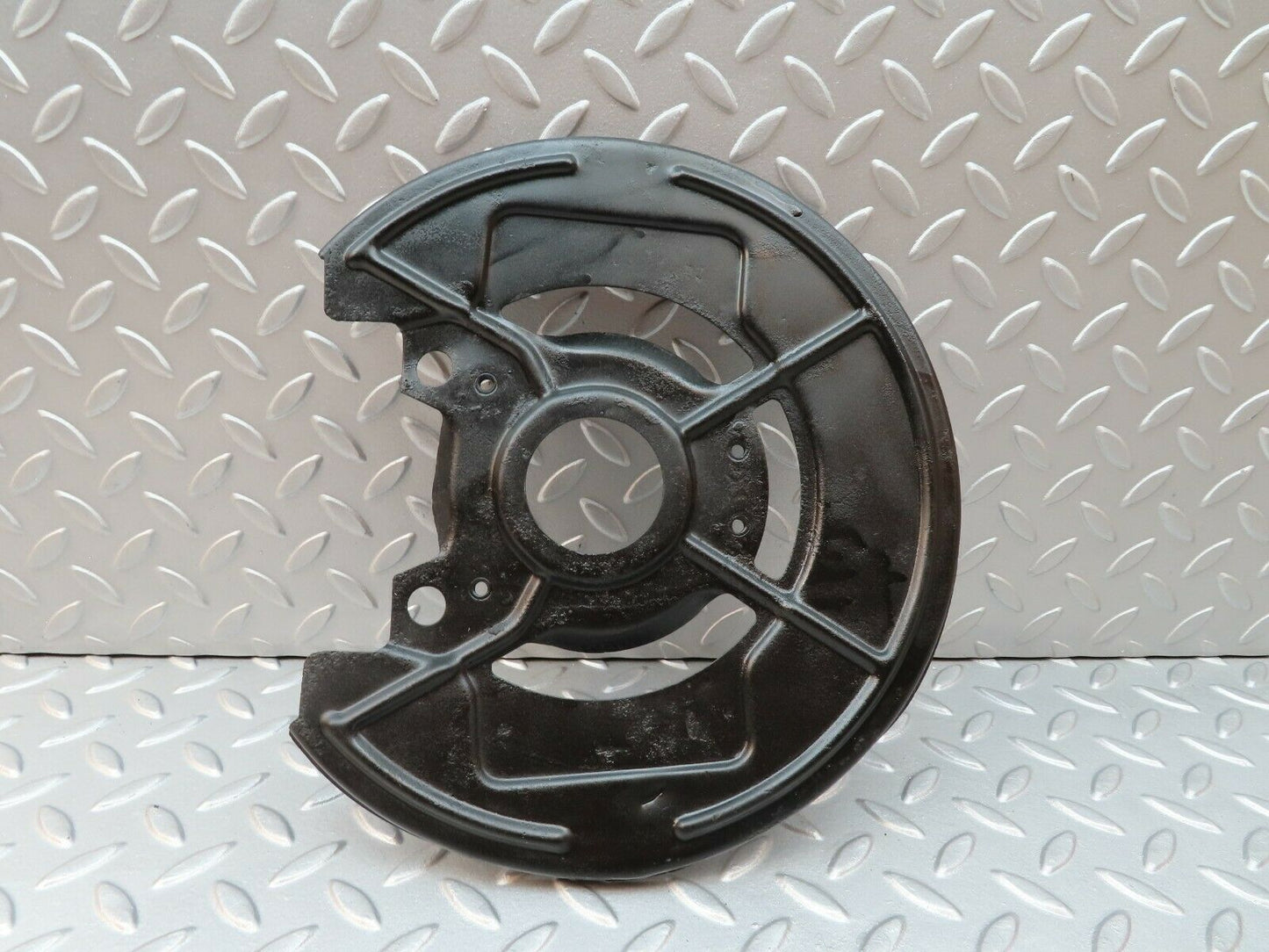 3458 Mercedes-Benz W108 280SE Front Brake Disc Protection Plate