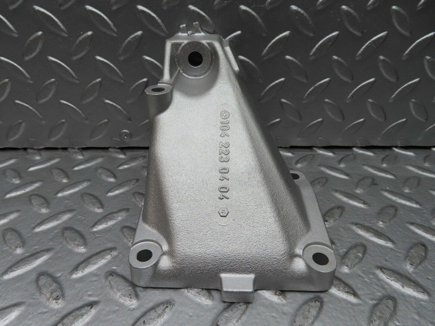 20079 Mercedes-Benz R129 300SL Coupe Engine Mount Bracket Left Side 1042230404
