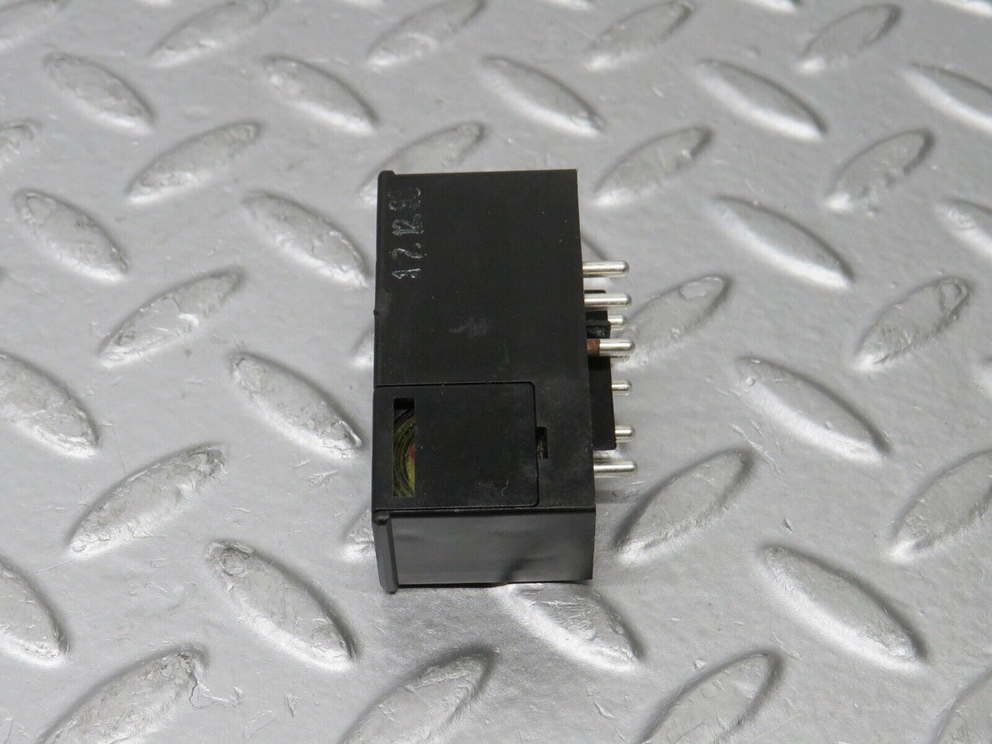 38395 Mercedes-Benz R129 280SL Coupe Left Seat Locking Relay 1298210047