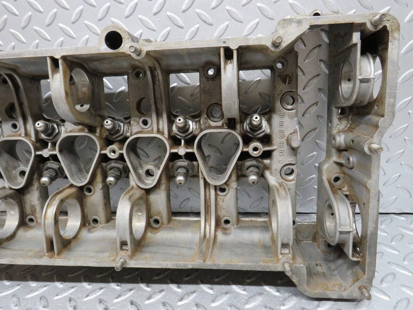 28046 Mercedes-Benz W123 280E Camshaft Bearing Casing 1100163304