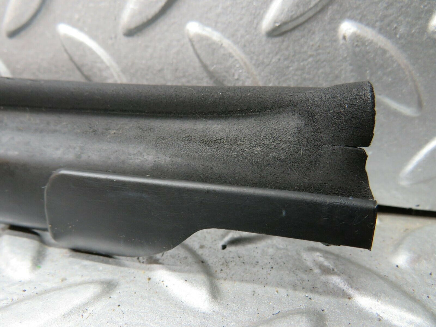 22268 Mercedes-Benz S123 280TE Wagon Rubber Seal Trim Right Side