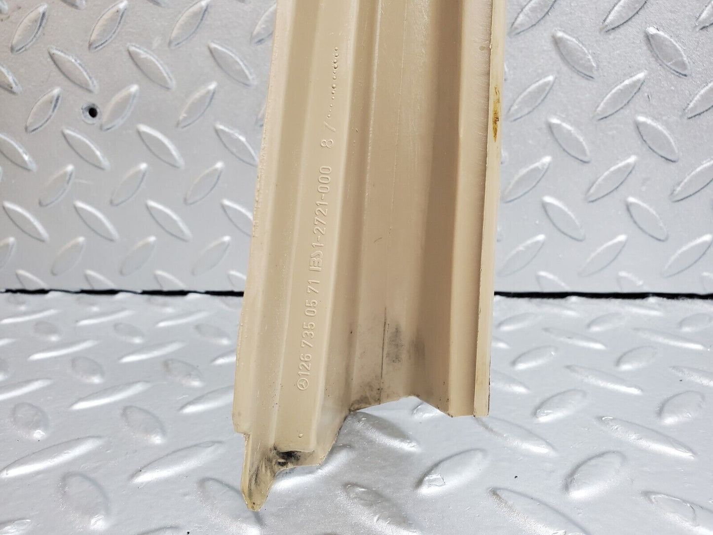 45862 Mercedes-Benz W126 420SE Rear Left Door Window Frame Cover 1267350571