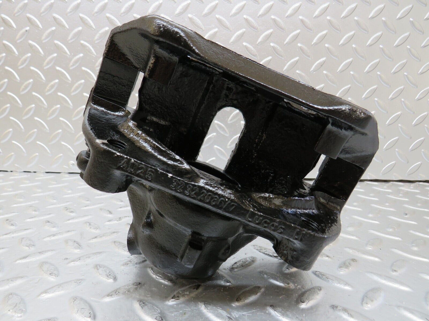 25980 Mercedes-Benz W124 280E Front Left Brake Caliper 32322047/7