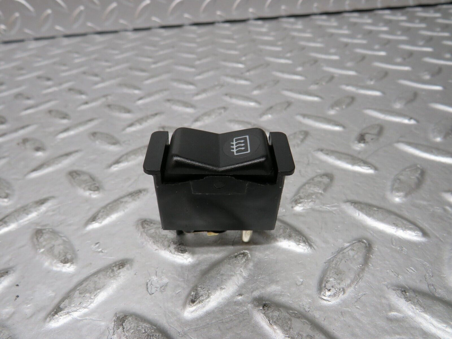 27350 Mercedes-Benz W123 280E Rear Windscreen Defroster Switch 0008206110