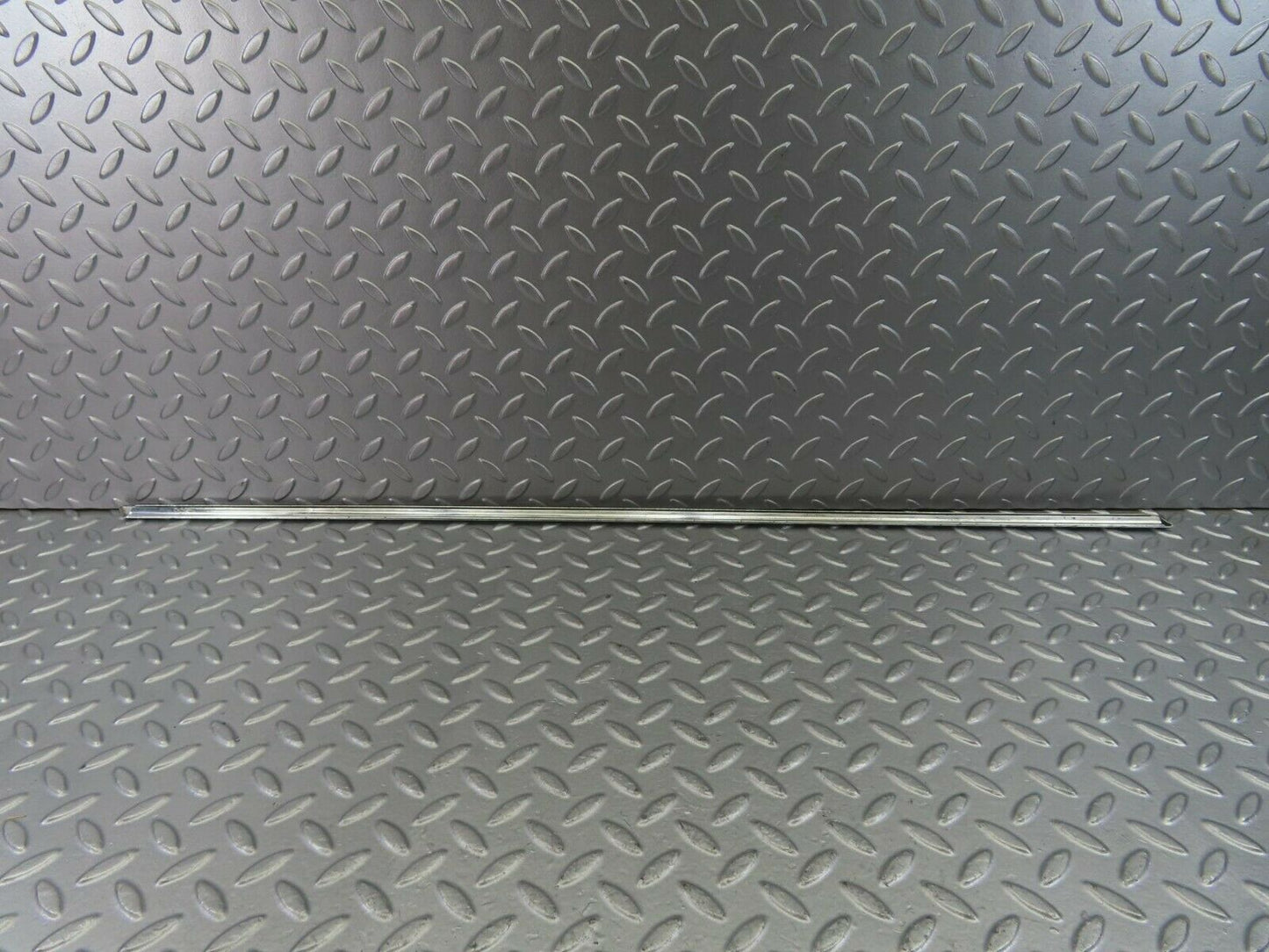 10816 Mercedes-Benz W123 230E Front Left Door Chrome Moulding Trim