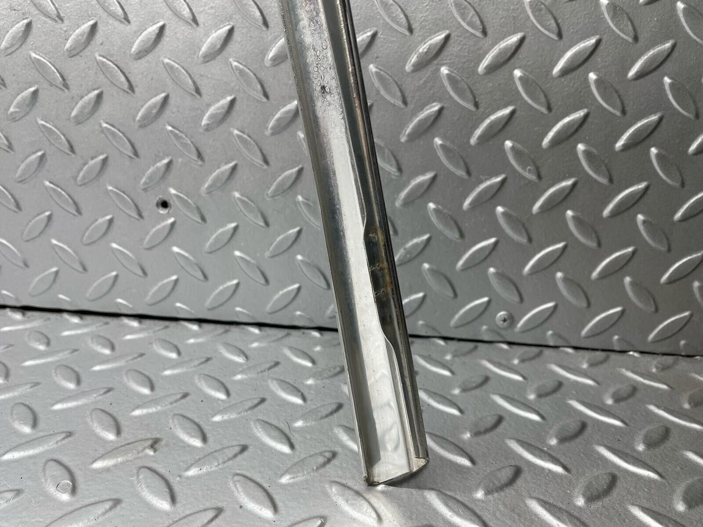 40520 Mercedes-Benz W108 Rear Windscreen Chrome Frame