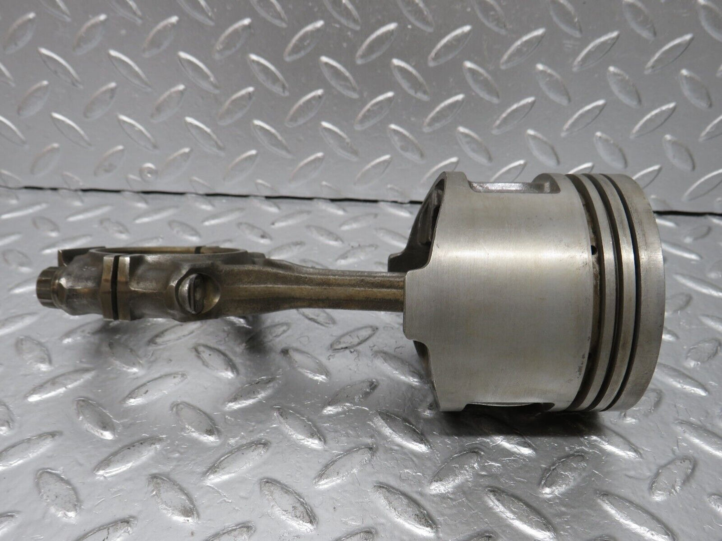 32771 Mercedes-Benz C107 R107 350 V8 Piston With Connecting Rod 92mm 11607