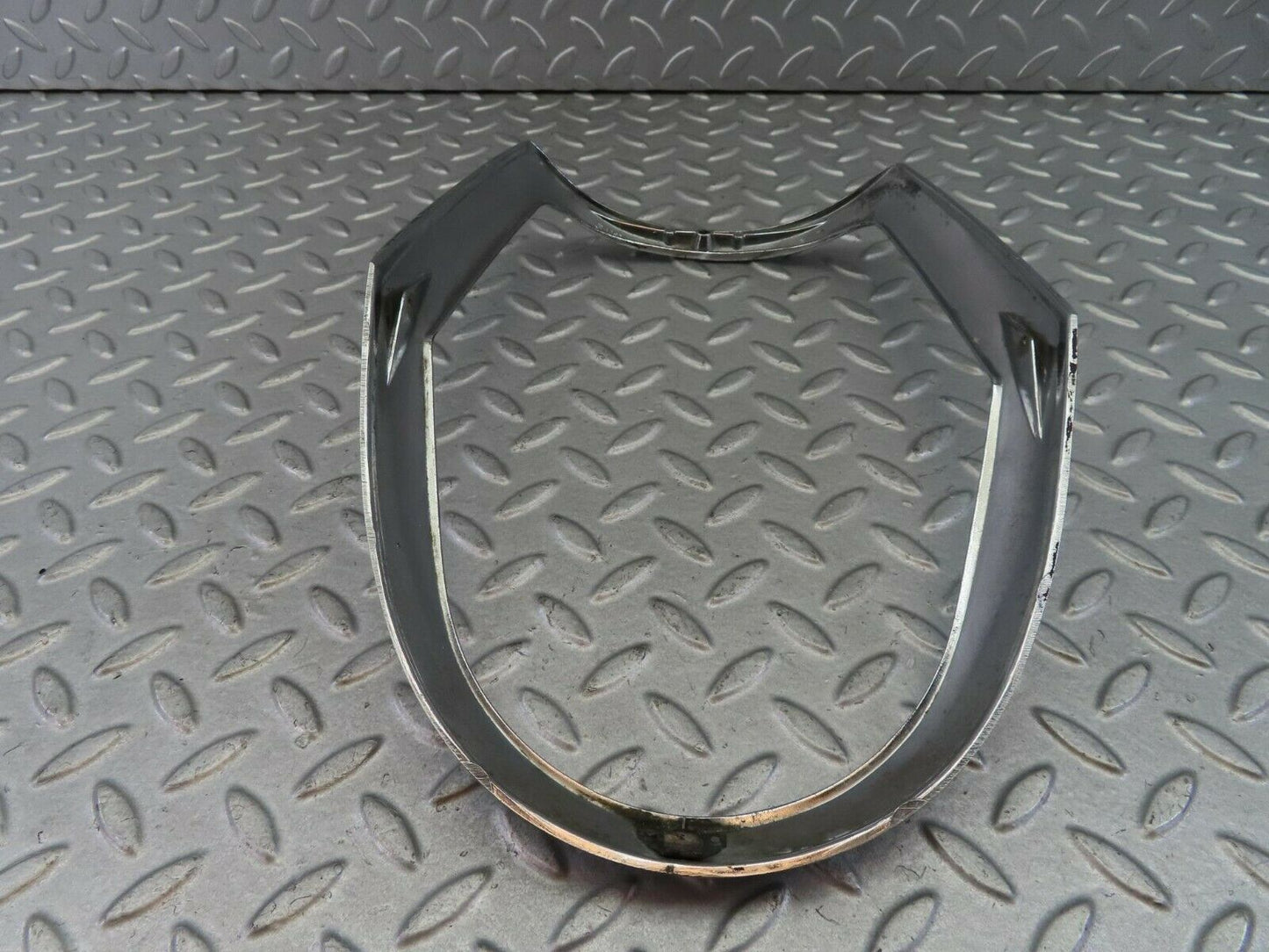 8125 Mercedes-Benz W108 Headlight Chrome Frame