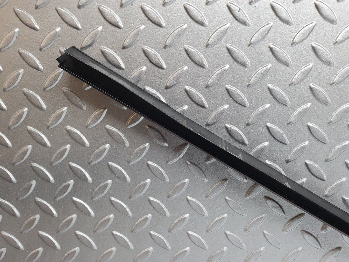 42111 Mercedes-Benz W202 C200 Roof Trim Left Side