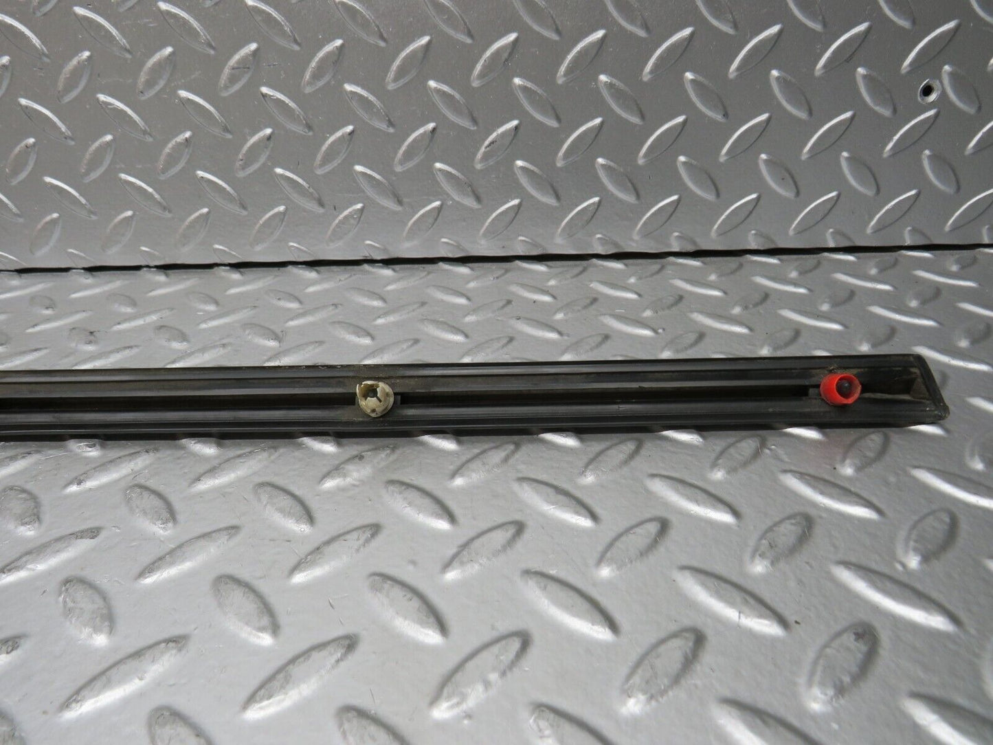 28623 Mercedes-Benz W123 280E Rear Left Door Centre Moulding Trim