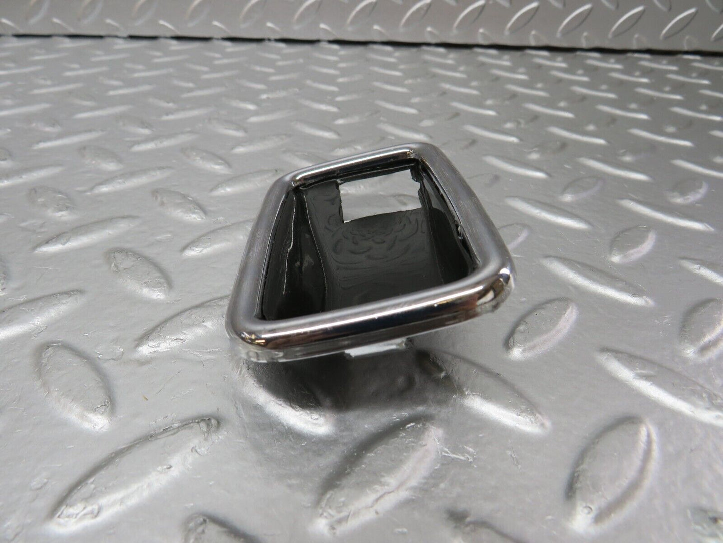25574 Mercedes-Benz W123 200 Door Handle Surround Right 1087660611