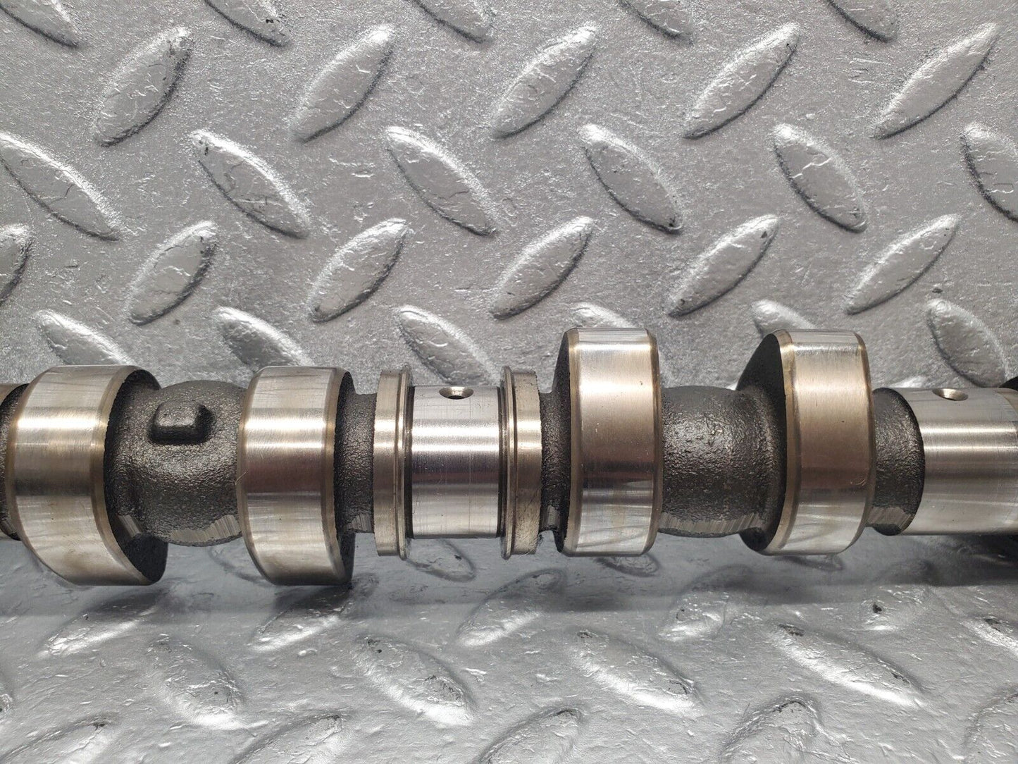 46222 Mercedes-Benz W124 280E Camshaft R1046301