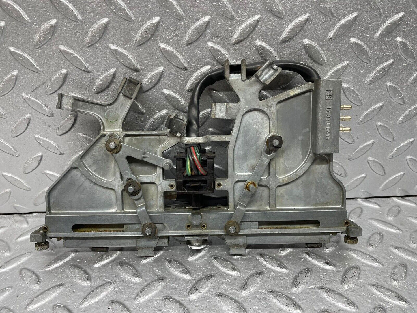 3276 Mercedes-Benz W115 220D Heater Control Switch 1158300485