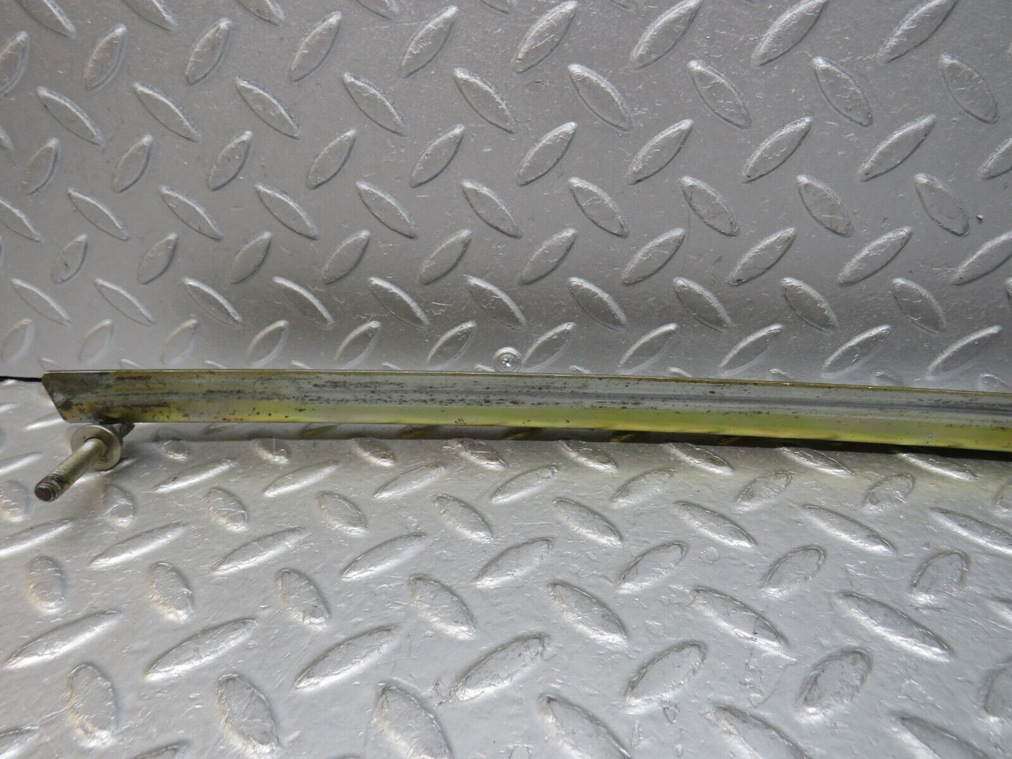 37015 Mercedes-Benz C126 420SEC Coupe Left Door Window Channel