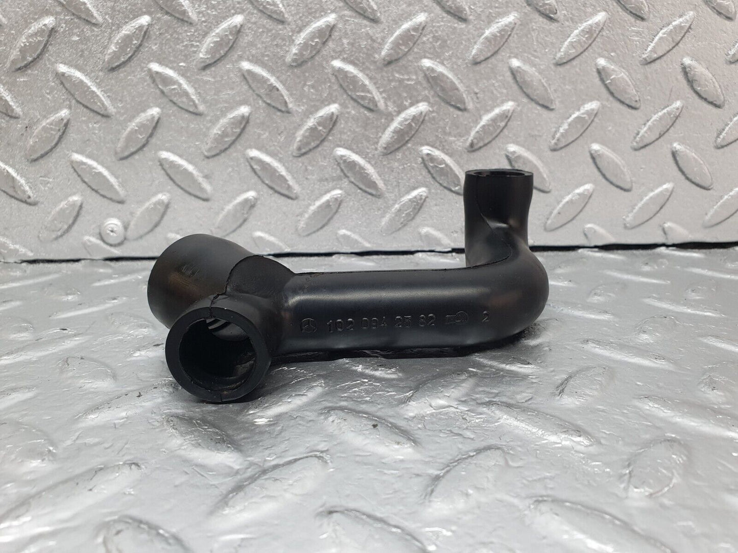 43999 Mercedes-Benz C123 230CE Coupe Air Intake Pipe 1020942582