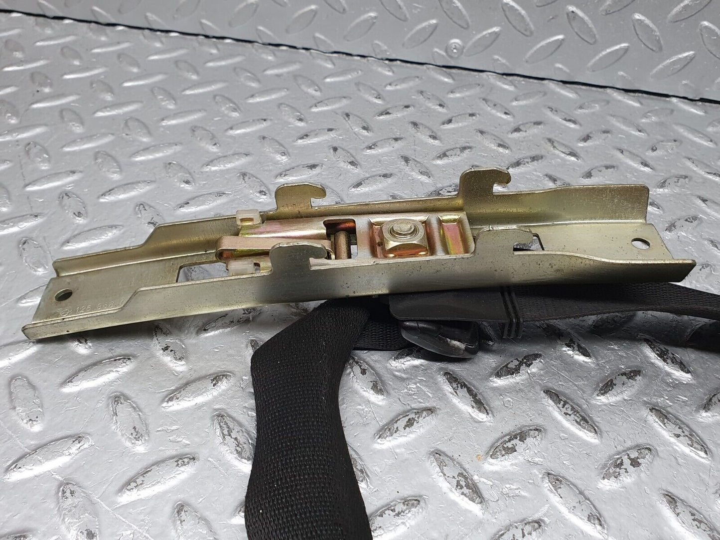 41270 Mercedes-Benz W126 300SE Front Right Seat Belt With Buckle 1268604086 126868001