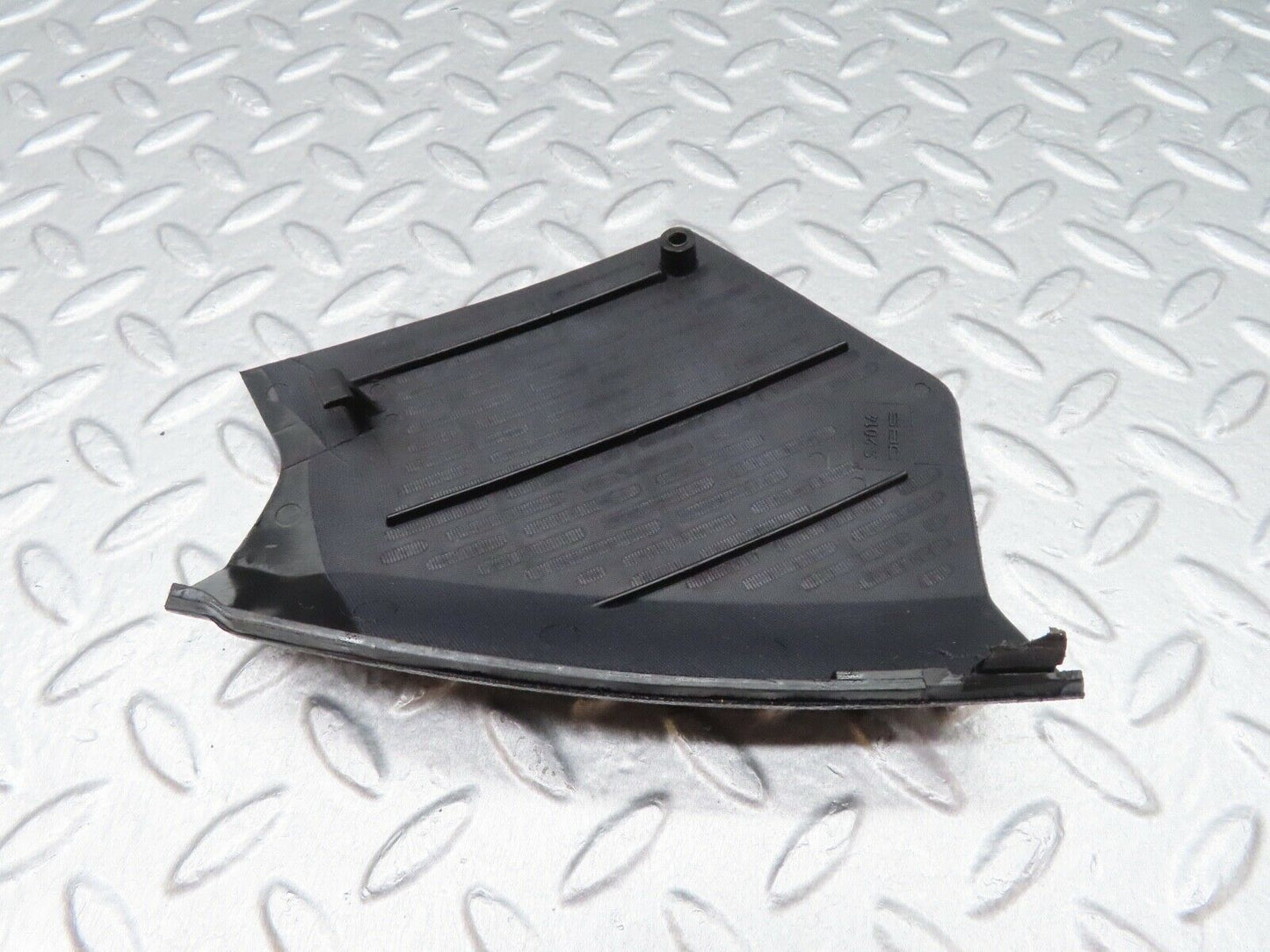 17925 Mercedes-Benz W123 200 Dashboard Speaker Cover Grill Right