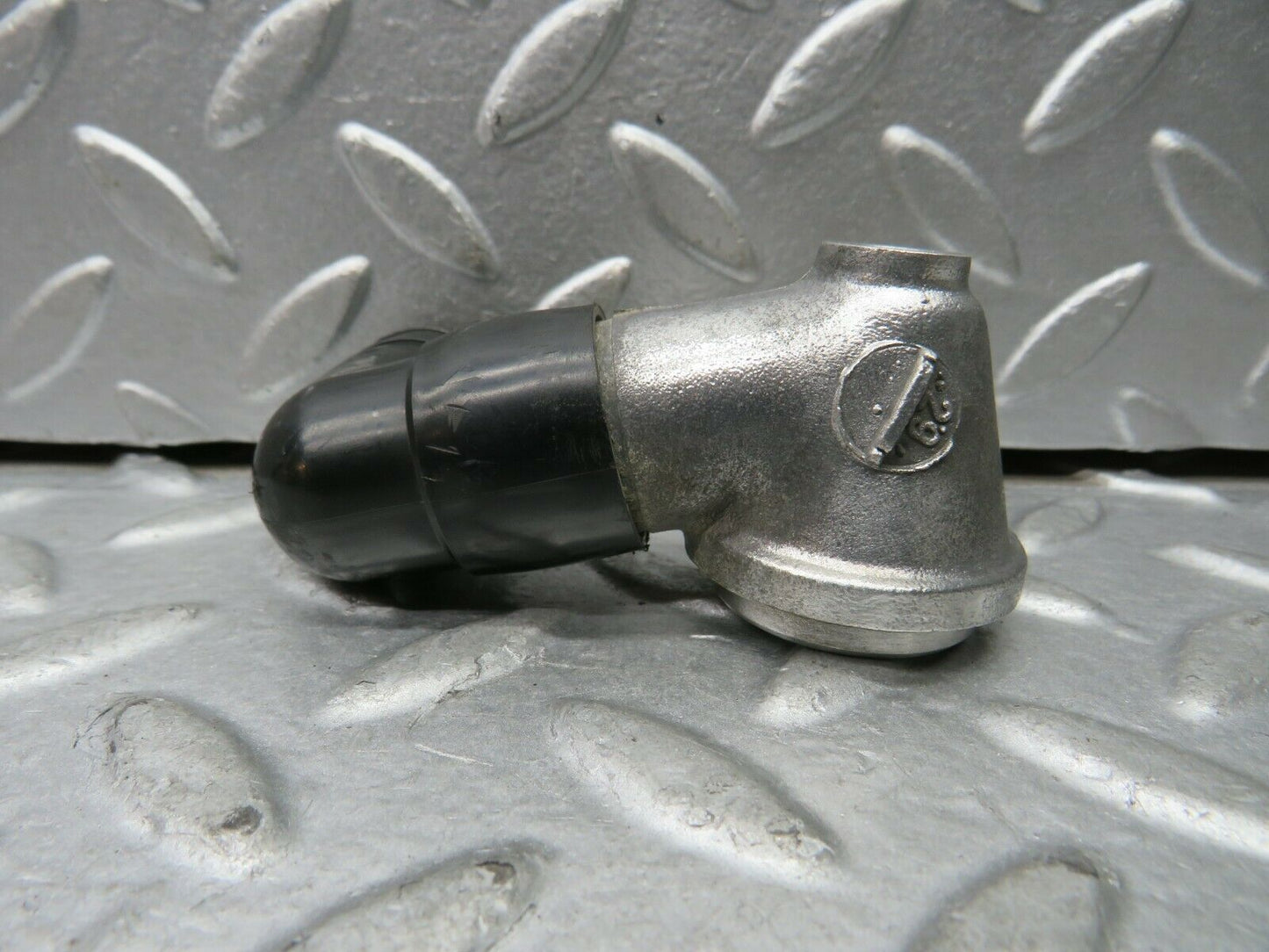 22220 Mercedes-Benz S123 280TE Engine Oil Return Pipe 1101870226