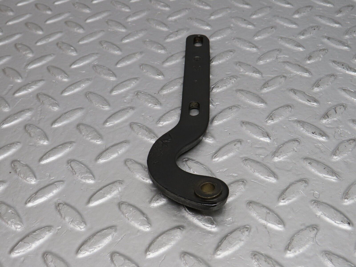39256 Mercedes-Benz R107 500SL Right Bonnet Hinge Support