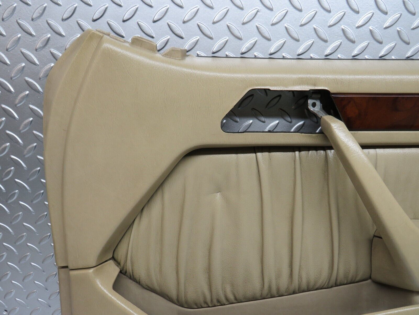 28944 Mercedes-Benz C124 320CE Front Right Door Card Beige 1247273270
