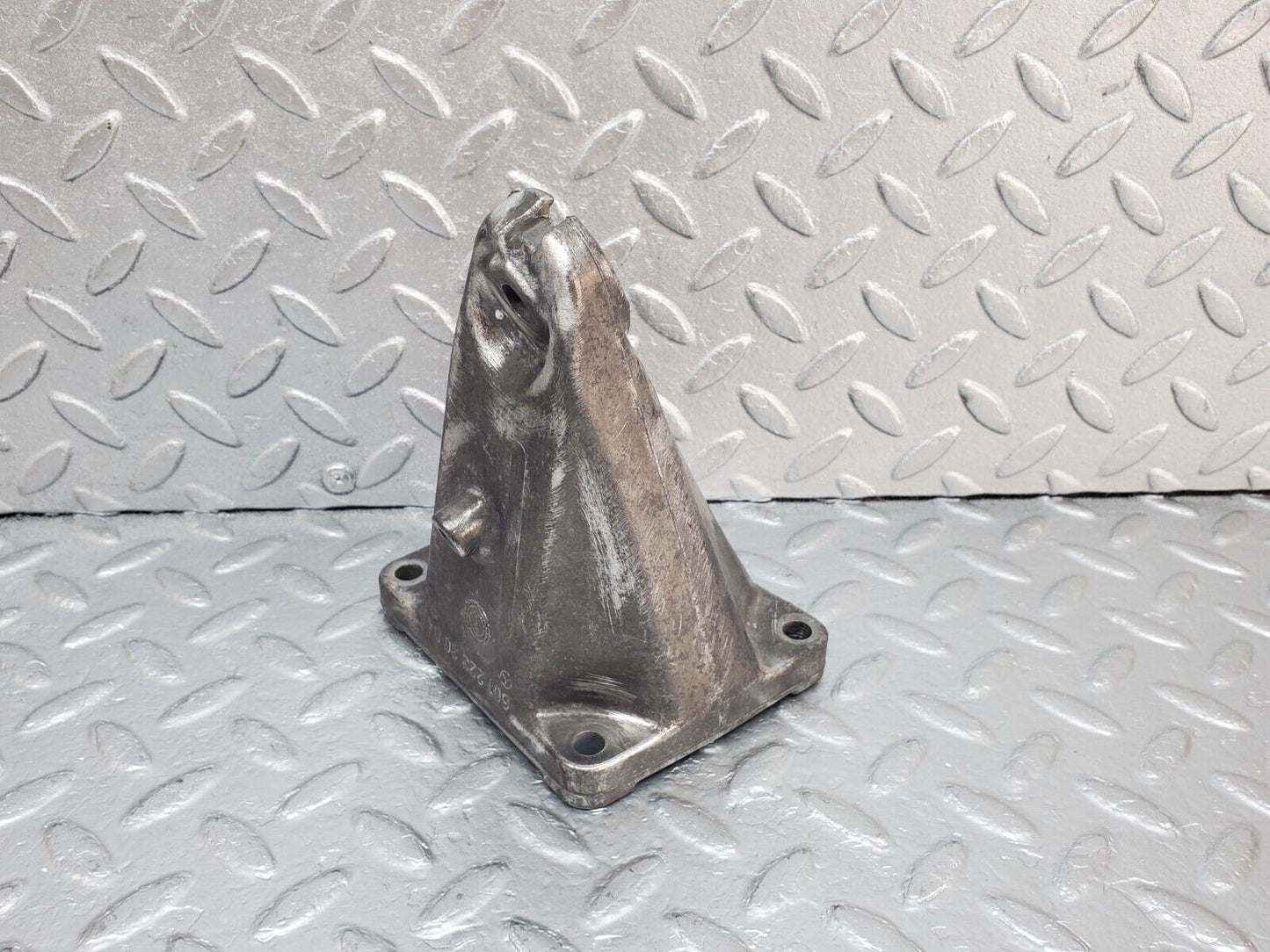 44809 Mercedes-Benz W124 220E Engine Mount Bracket Right Side 6012233004