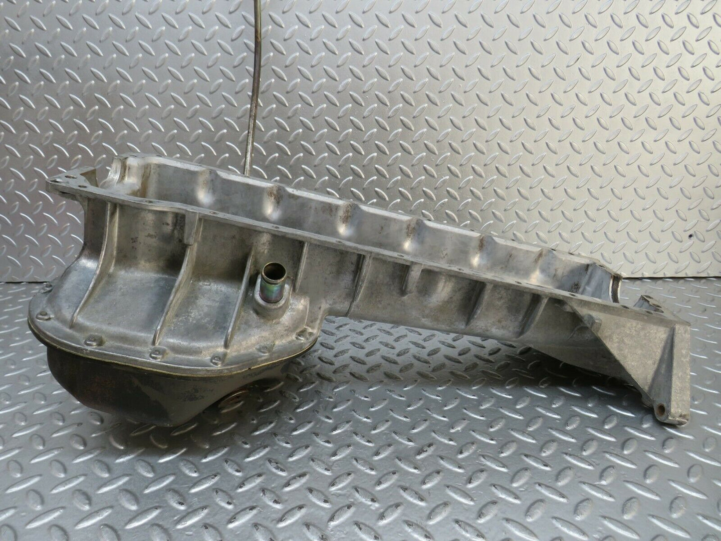 23679 Mercedes-Benz W114 280E Oil Pan Oil Sump 1100140202