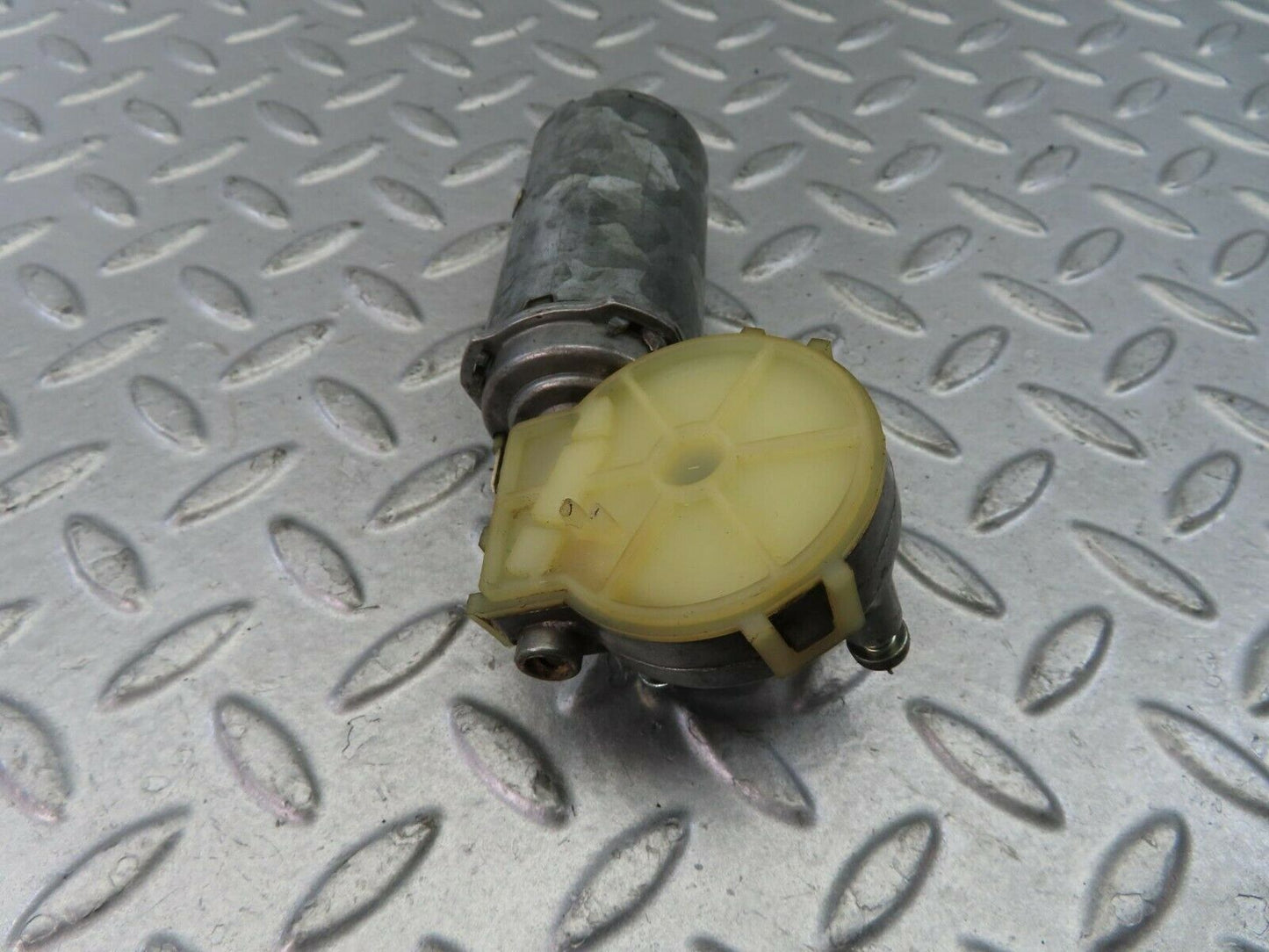 9245 Mercedes-Benz C124 300CE Coupe Seat Belt Motor Right 0390206694