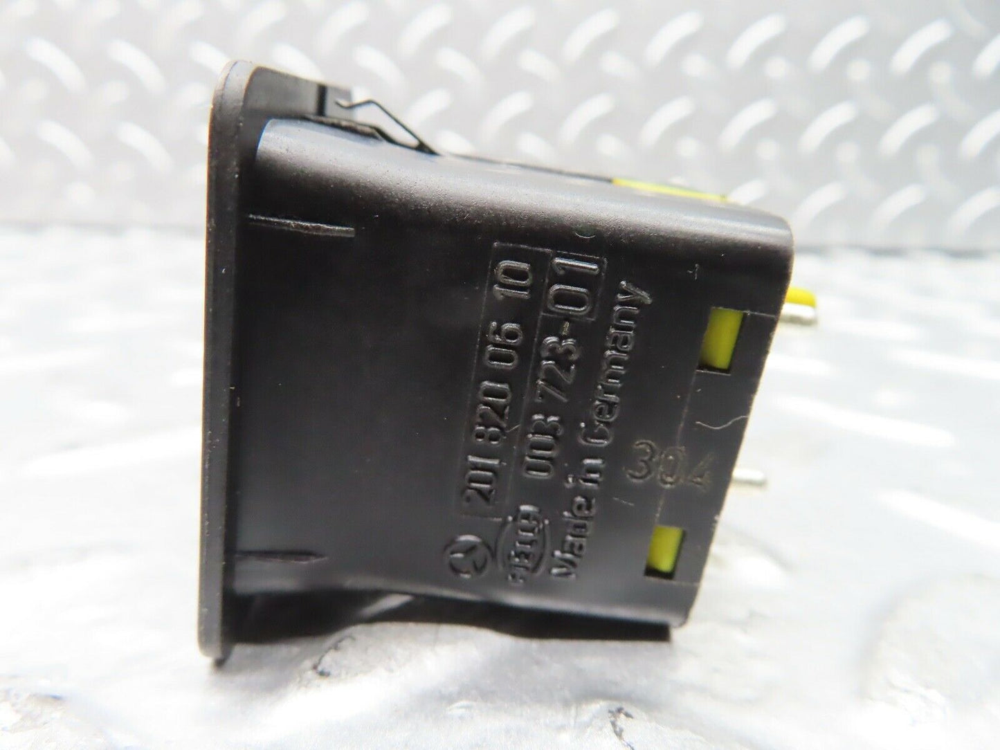 21155 Mercedes-Benz W123 230E Mirror Control Switch 2018200610