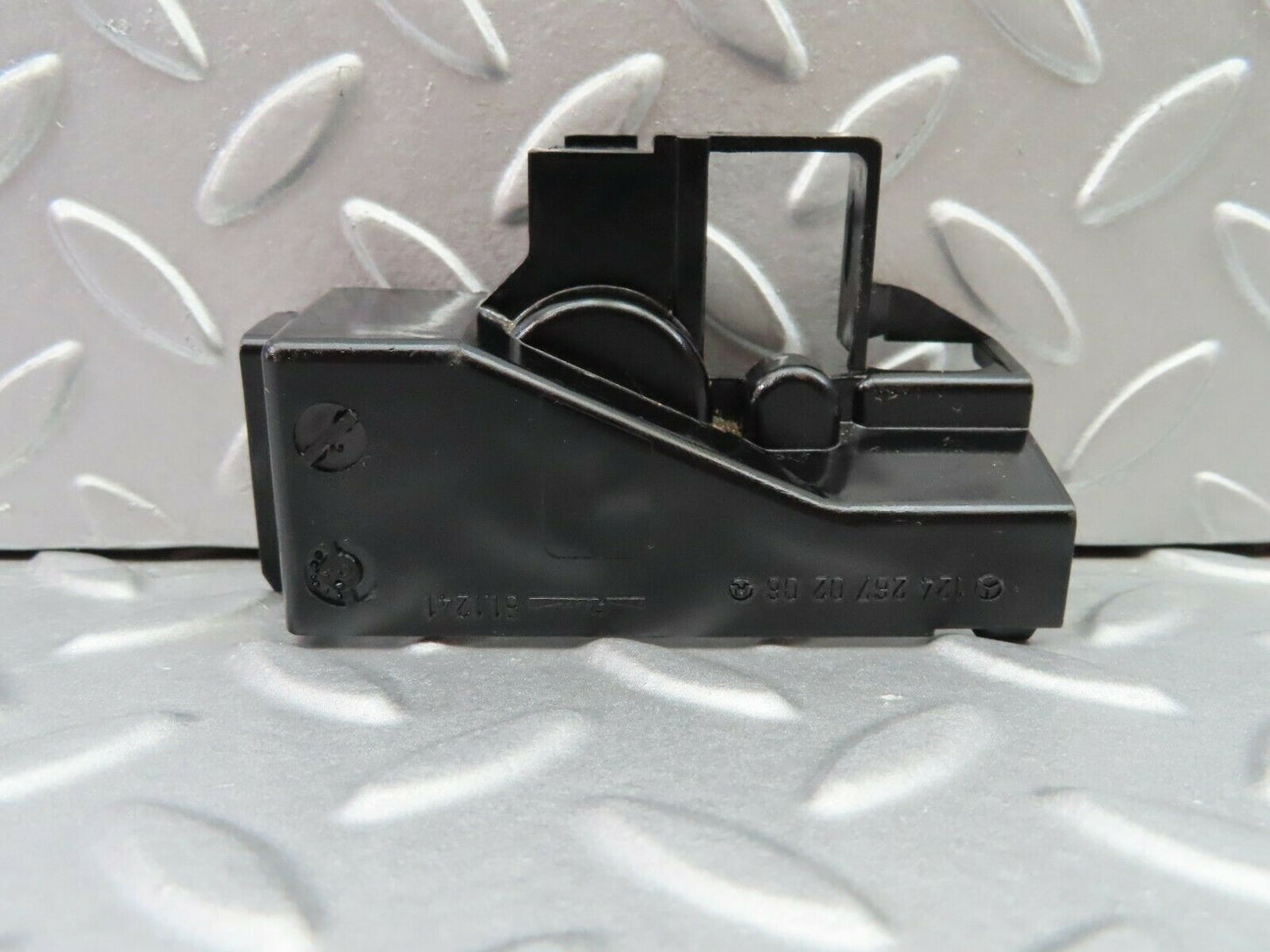 6754 Mercedes-Benz S124 E220 Wagon Gear Selector Trim 1242670206