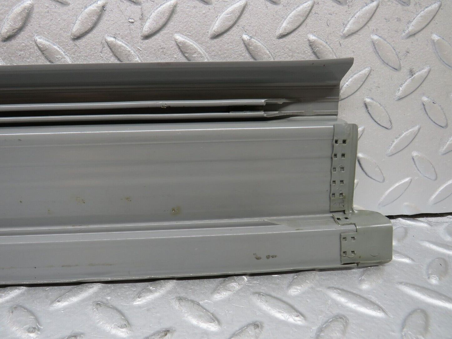 35992 Mercedes-Benz W126 420SE Rear Left Door Sill Trim Grey