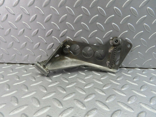9855 Mercedes-Benz C123 280CE Coupe Power Steering Pump Bracket