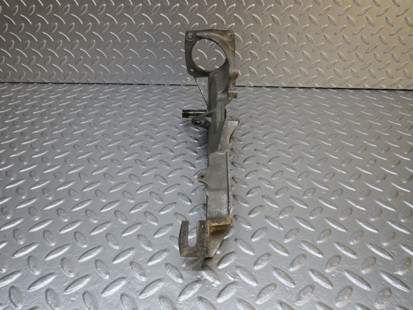 32263 Mercedes-Benz C107 350SLC Coupe Brake Pedal Bracket 1072940901