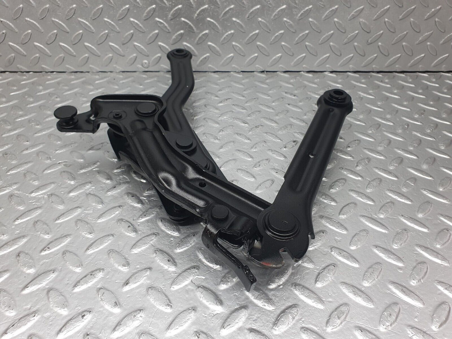43510 Mercedes-Benz C126 380SEC Coupe Bonnet Hinge Left Side