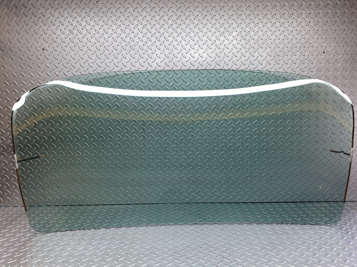41260 Mercedes-Benz W126 300SE Rear Heated Windscreen Glass