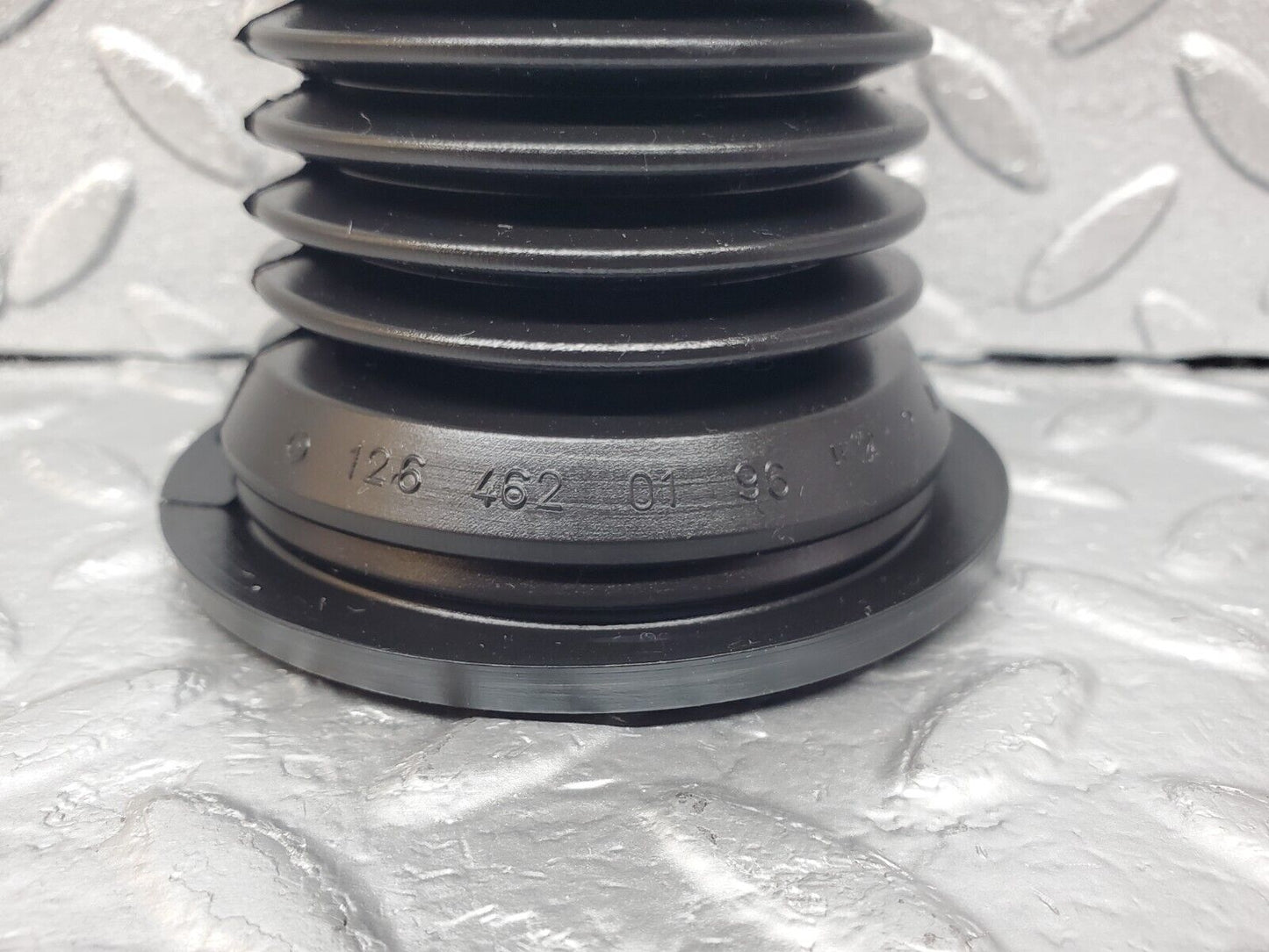 45736 Mercedes-Benz W126 420SE Steering Column Rubber Cover 1264620196