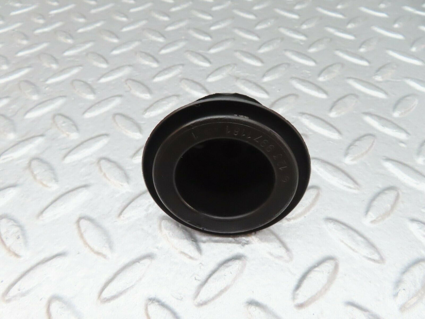 17960 Mercedes-Benz W123 200 Firewall Rubber Grommet 1239971181