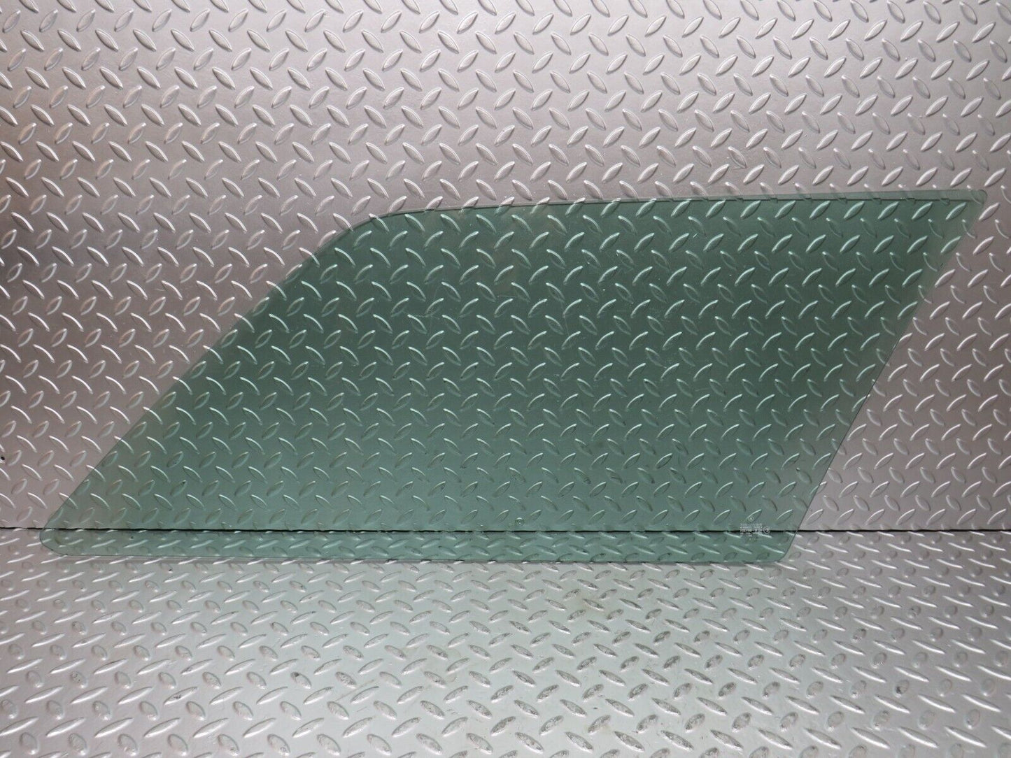 27843 Mercedes-Benz S124 300TE Wagon Rear Left Trunk Quarter Window Glass