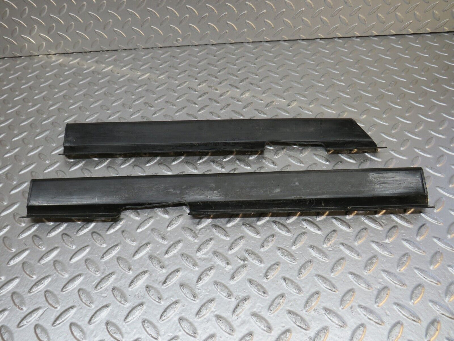 0463 Mercedes-Benz W123 230E Cable Channel Duct Front Pair 1238210936
