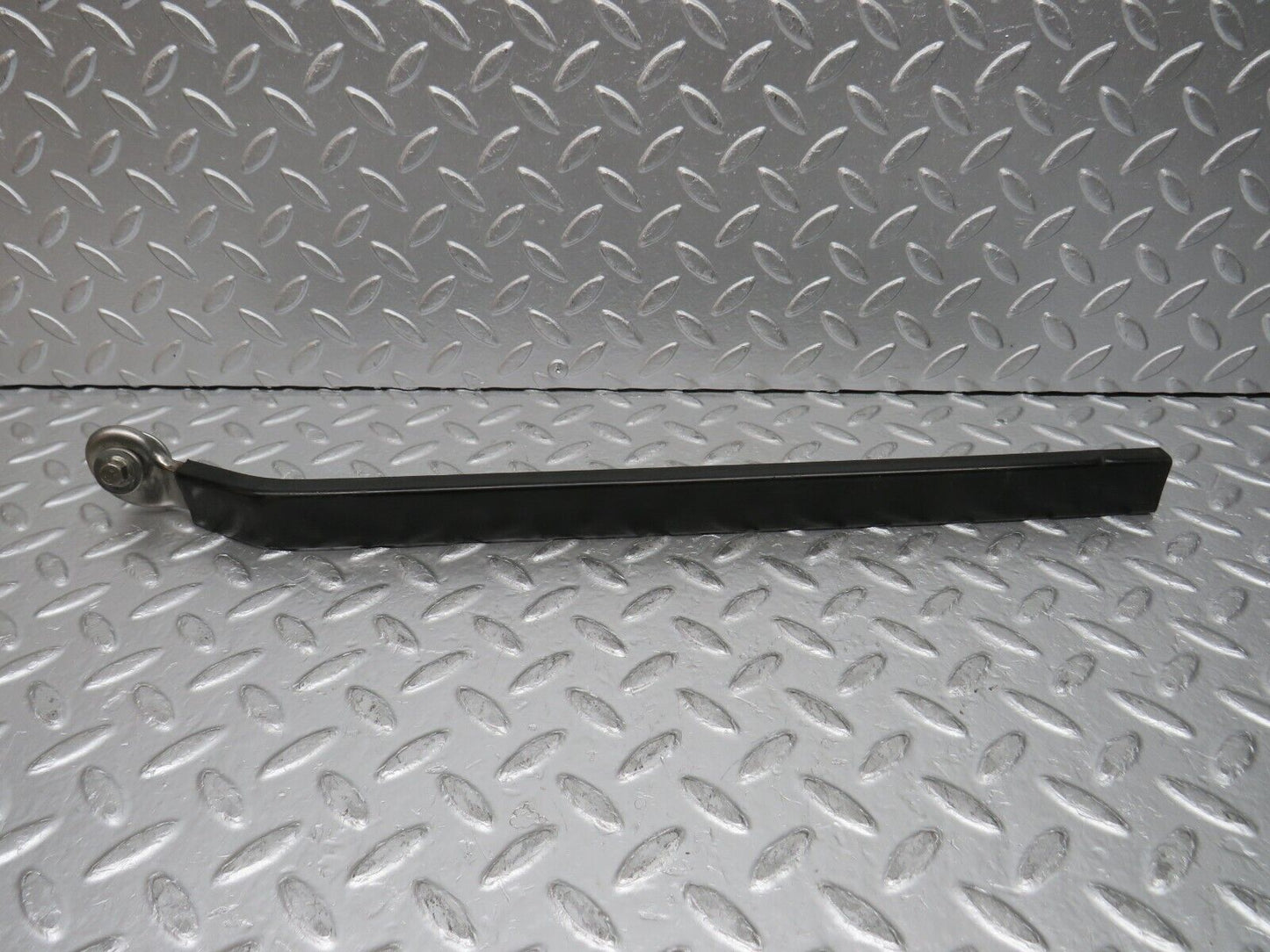 0095 Mercedes-Benz W116 350SE Seat Belt Runner Left