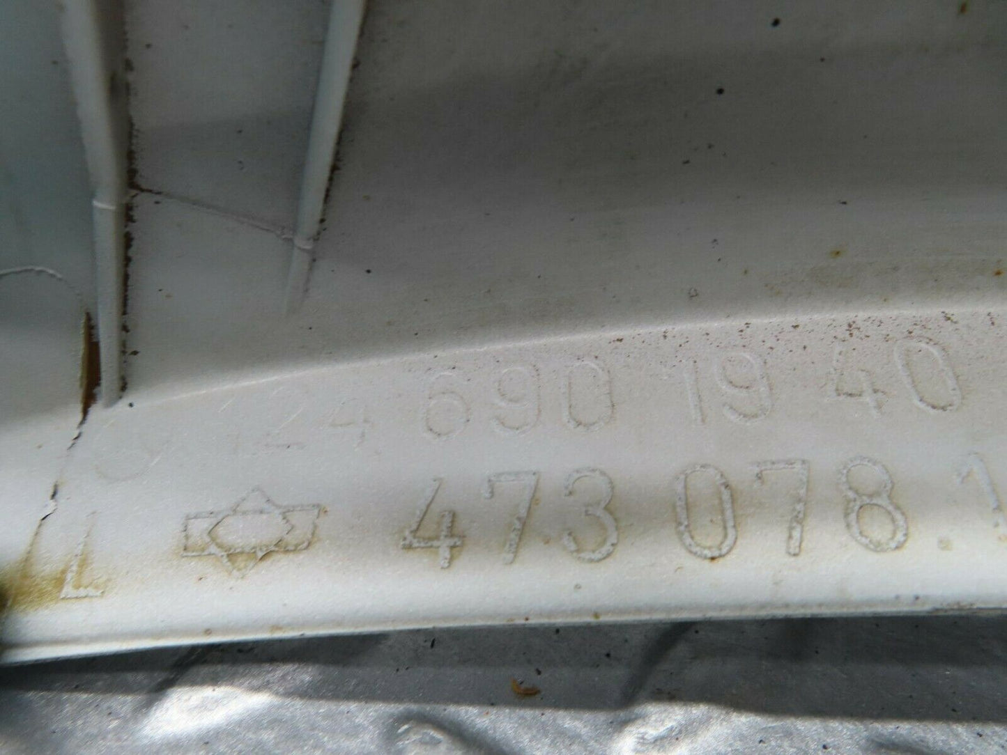 16327 Mercedes-Benz W124 260E Rear Left Fender Lower Moulding Trim 1246901940