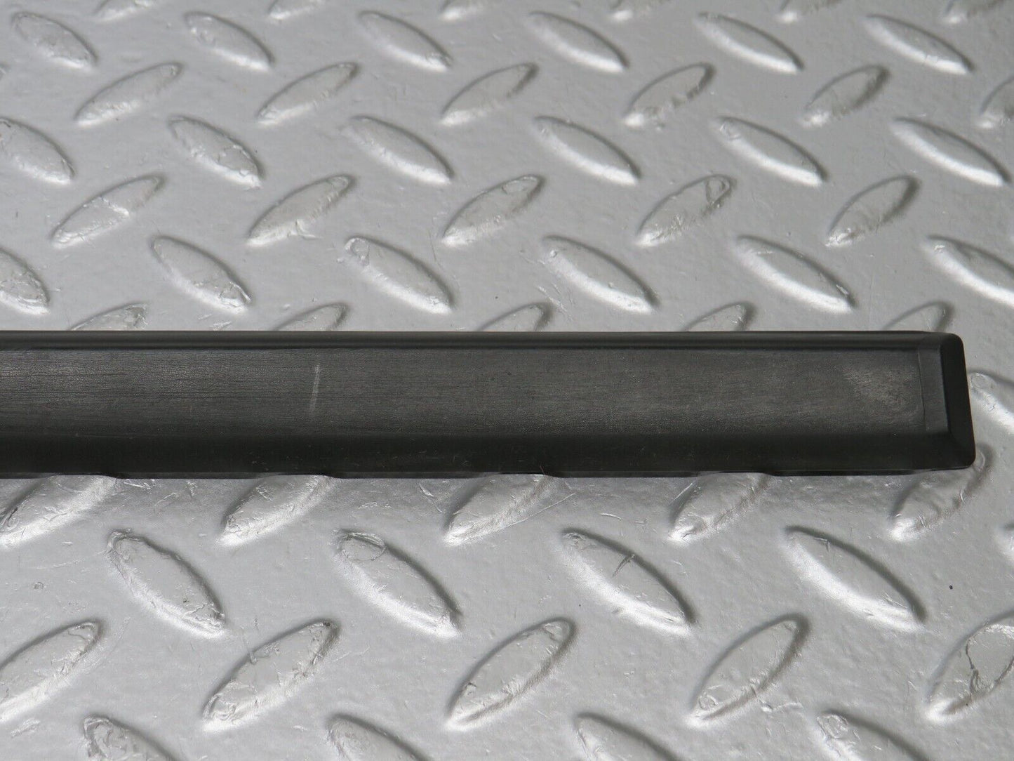 33849 Mercedes-Benz W201 190E 2.0L Rear Left Door Centre Moulding Trim