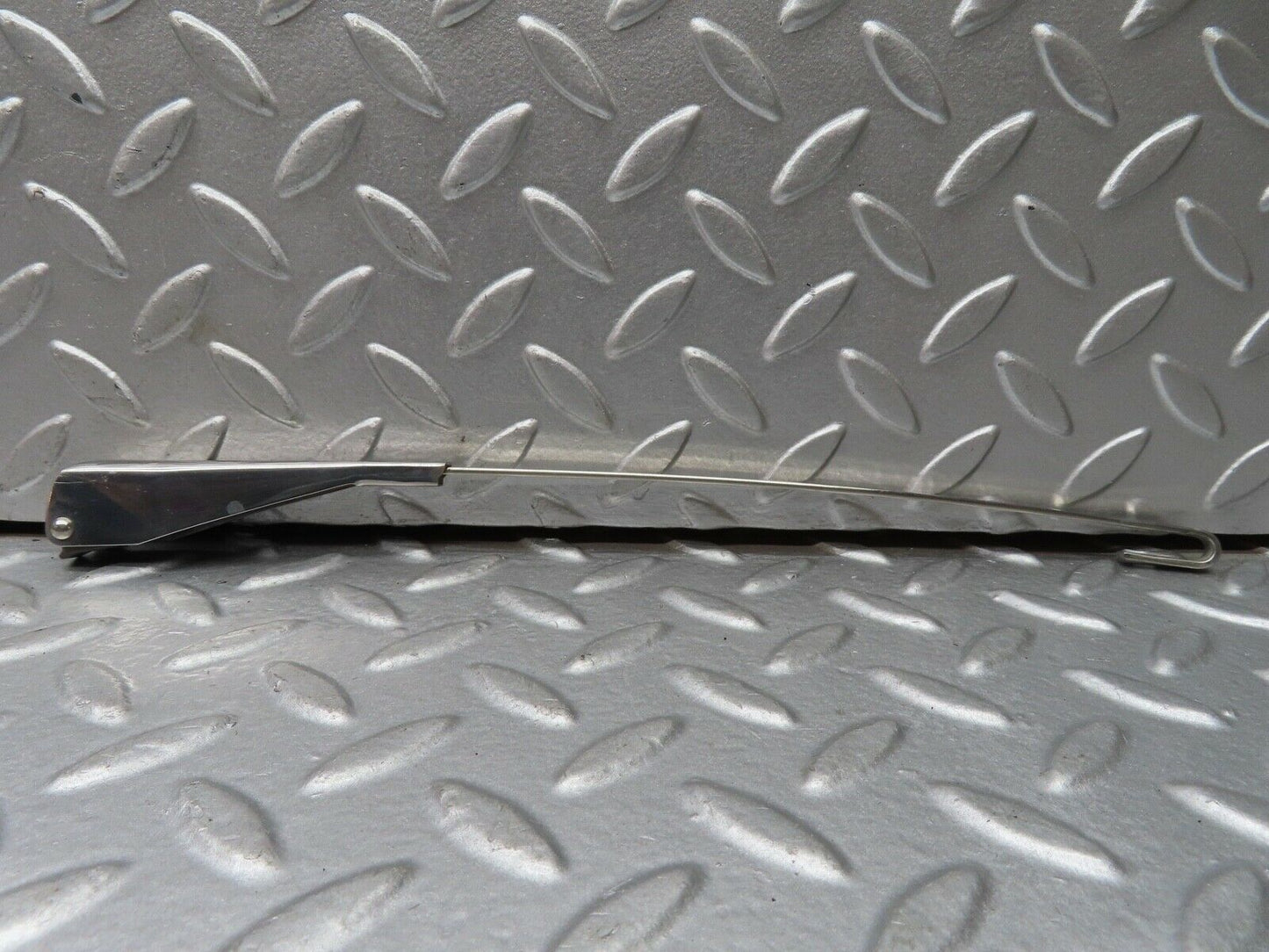 18674 Mercedes-Benz W120 W121 Ponton Wiper Arm