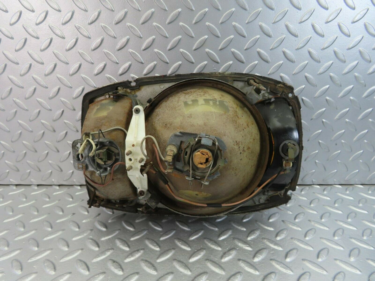10635 Mercedes-Benz W115 Pre Facelift Headlight Hella Left or Right