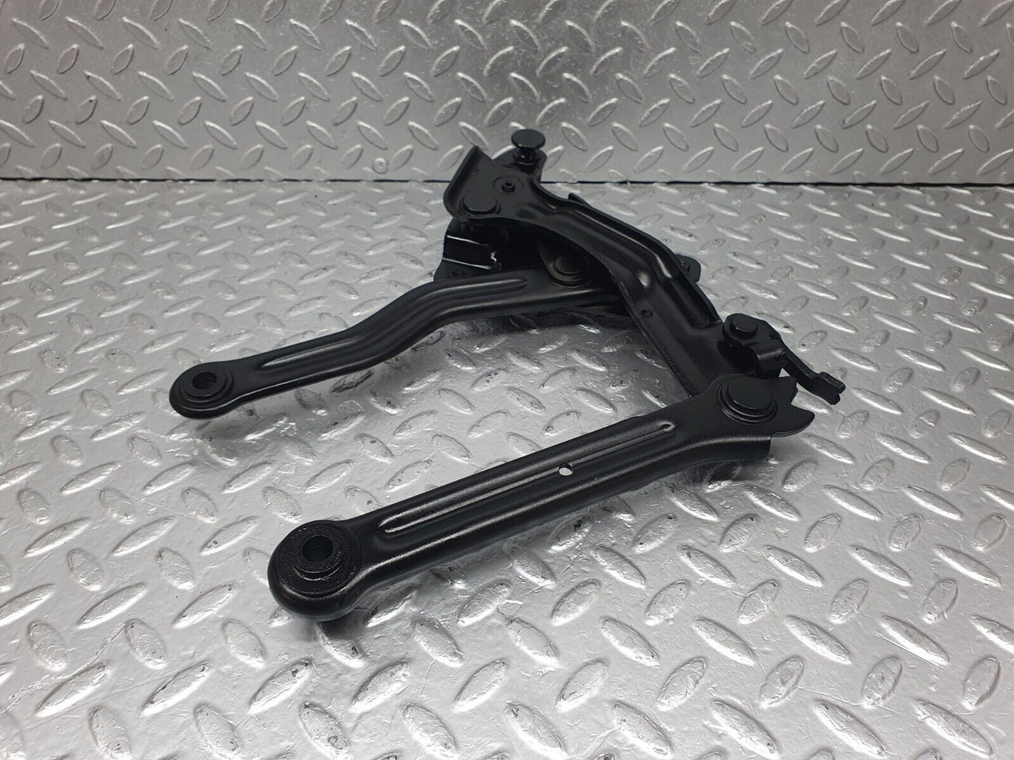 43509 Mercedes-Benz C126 380SEC Coupe Bonnet Hinge Right Side